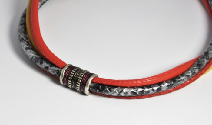 Naszyjnik ze skórzanych rzemyków - obrazek 2