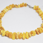 Naszyjnik z drobnych bursztynów