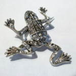 Broszka ''Żabka''