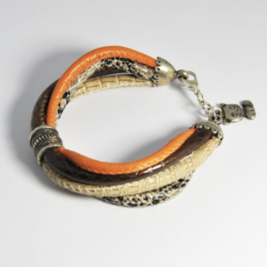 Bransoleta ze skórzanych rzemyków