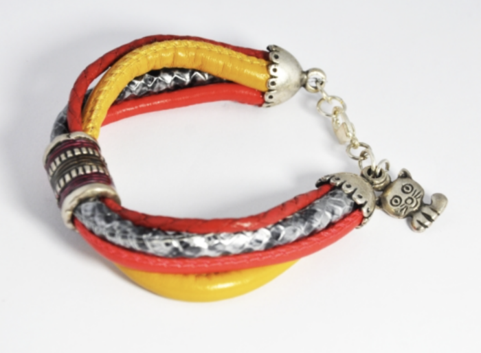 Bransoleta ze skórzanych rzemyków - obrazek 1