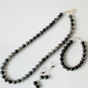 Komplet z ciemnoszarego agatu