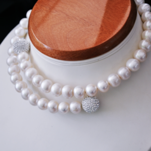 Uniwersalny naszyjnik z pereł