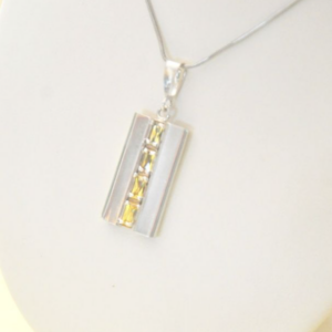 Srebrny łańcuszek  z zawieszką jasnożółty