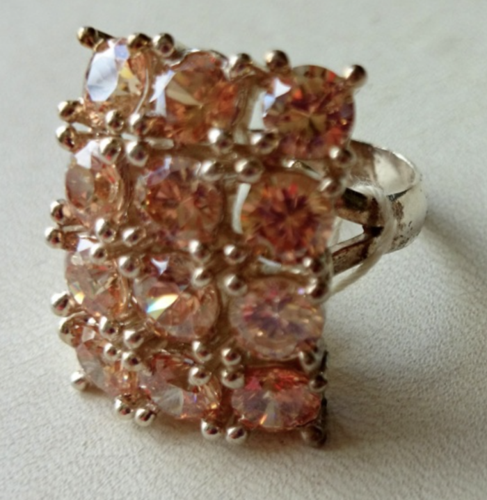 Pierścionek z łososiową cyrkonią - obrazek 1