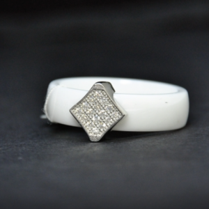 Pierścionek porcelanowy biały- ROMB