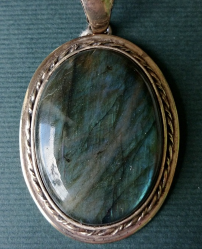 Owalny wisior z labradorytem - Image 1