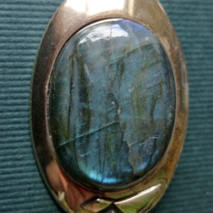 Zawieszko-broszka z labradorytem