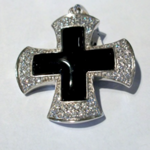 Krzyż z czarnym onyksem